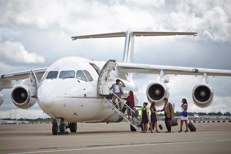 Cello Aviation BAe 146 loading