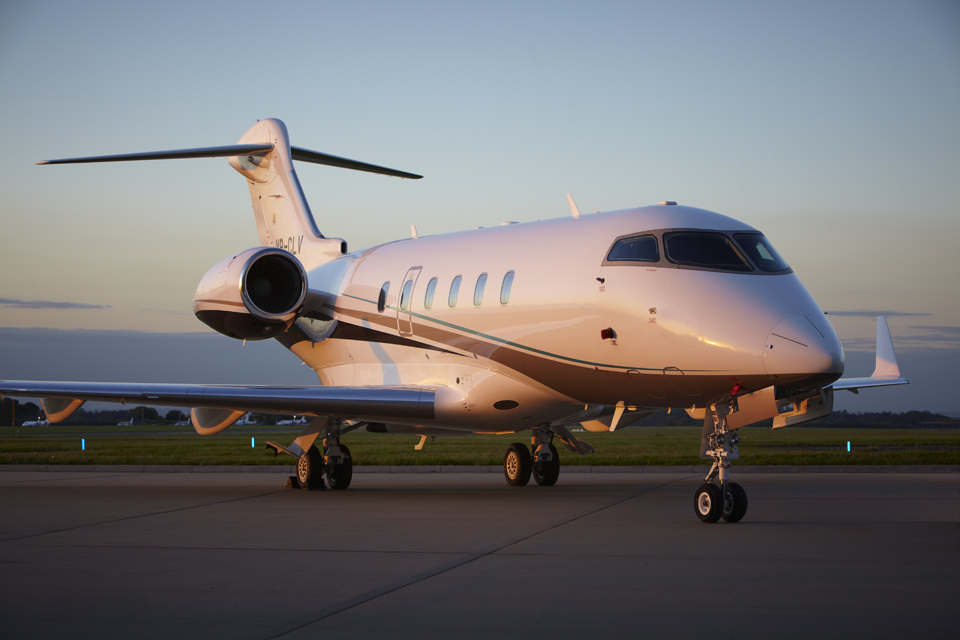 Bombardier Challenger 300 Biggin