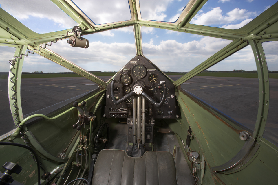 De Havilland Dragon Rapide Airbase Cockpit